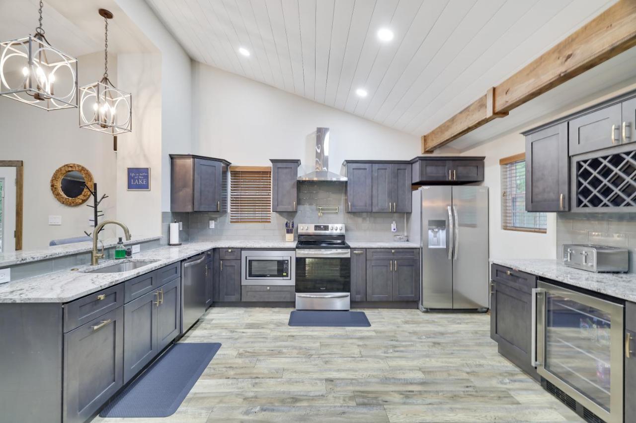 Whiskey Pines Retreat! Single Level Home, Outdoor Firepit, Ac, Bbq! Sleeps 9 In Lake Harmony! Exterior photo